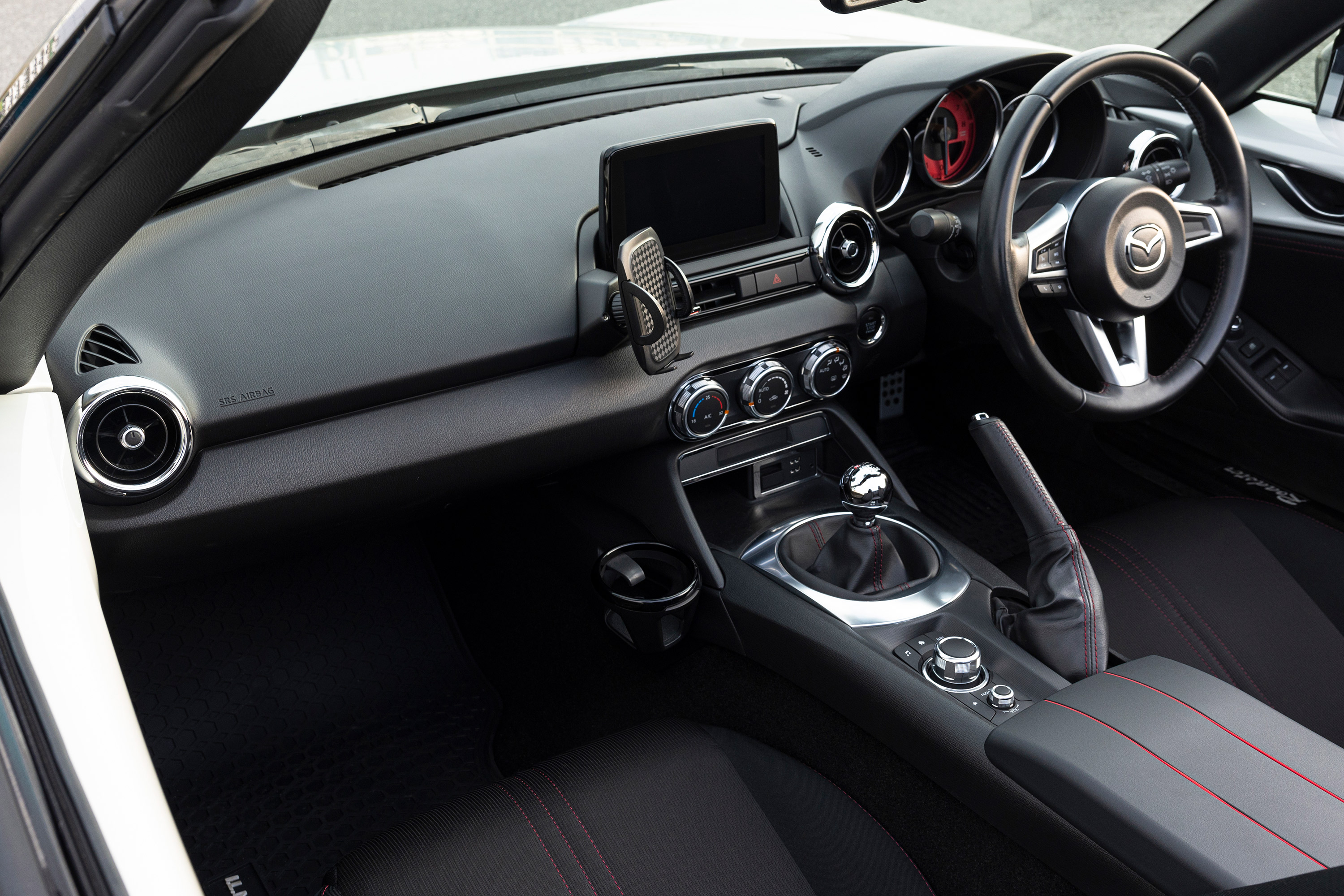 世界有名な に適しマツダロードスター Roadster FR ND系 Mazda MX-5 2015-2022  北米名MX-5ロゴ入りドアシルプロテクター スカッフプレート