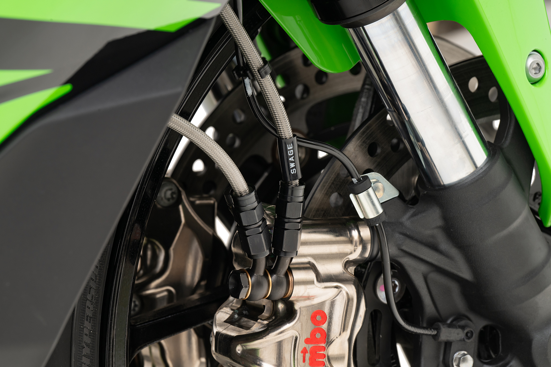 SWAGE-LINE PRO フロントホースキット バイピース ステンブラック/クリア Ninja ZX-4RR/ZX-4R SE