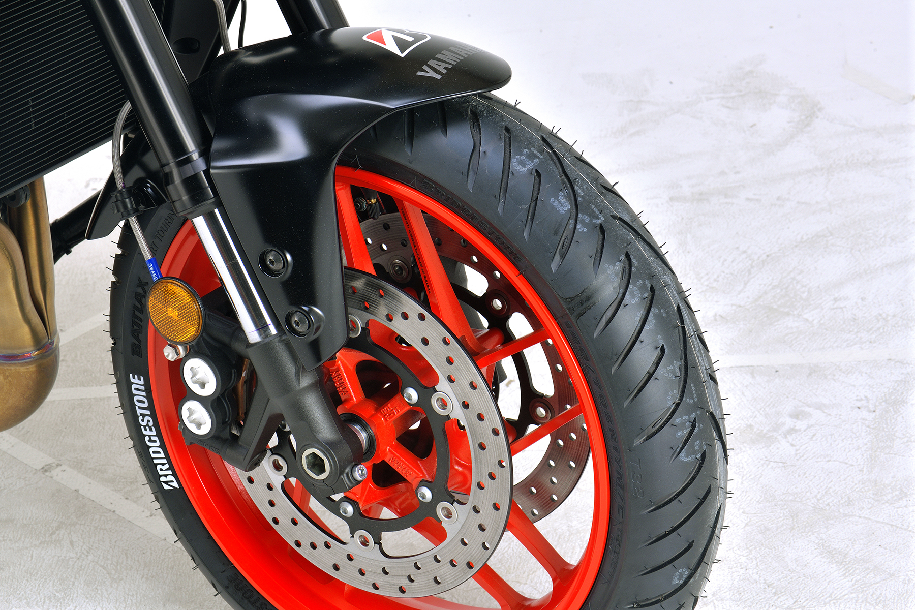 BRIDGESTONE BATTLAX SPORT TOURING T32 Front