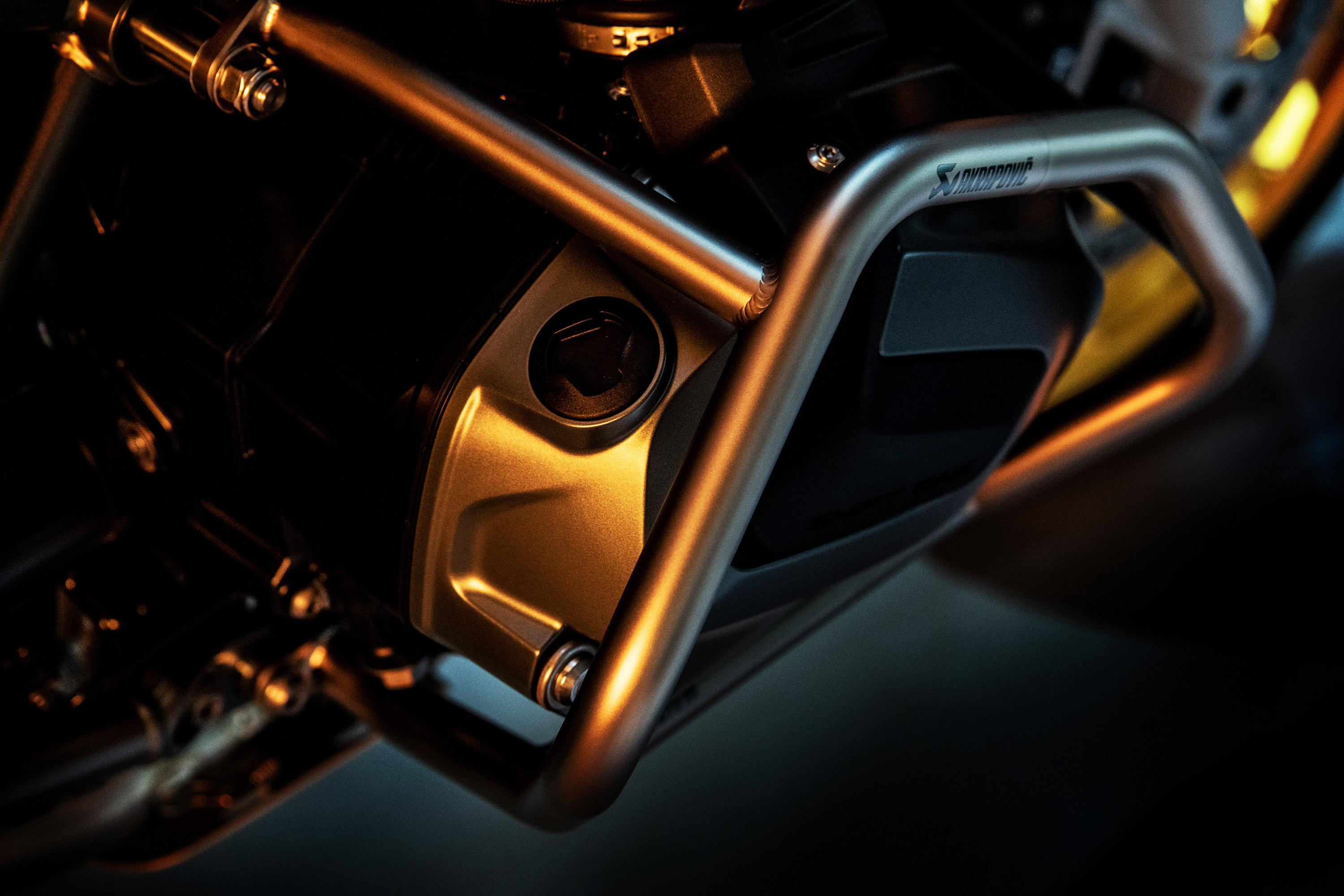 R1250GS AKRAPOVIC マフラー BMW純正アクセサリー AKRAPOVIC / アクラポビッチ スリップオンライン (チタン) BMW R