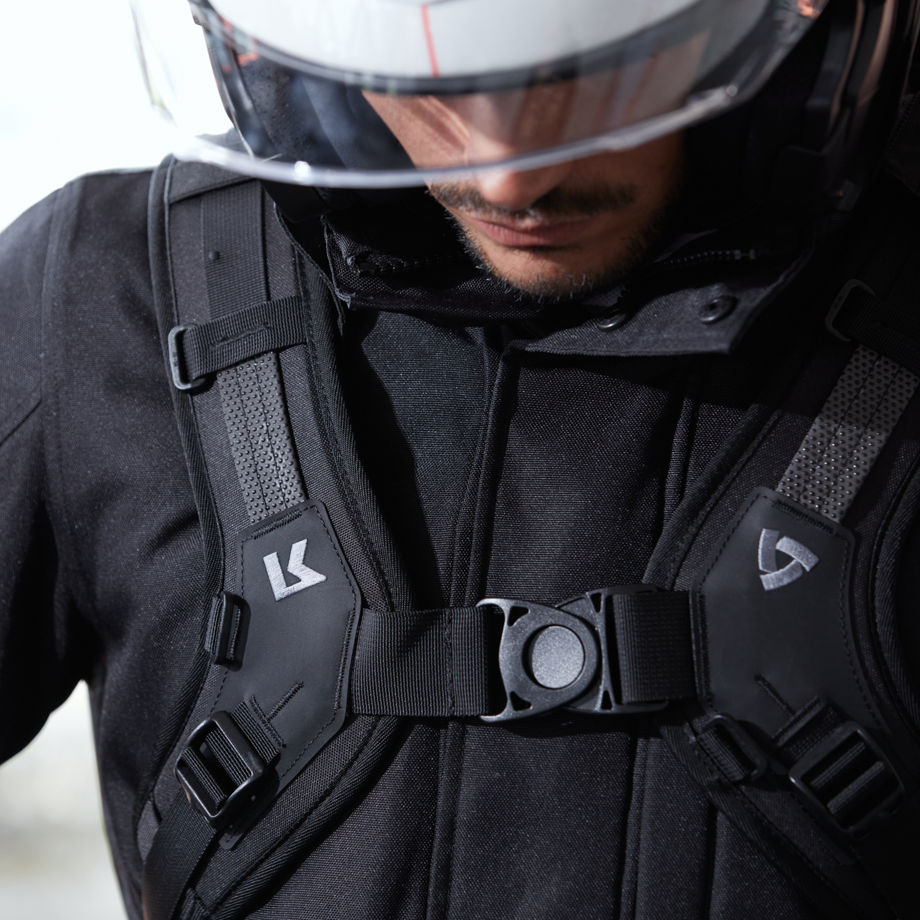 レブイット×クリーガのコラボバックパックが発売⁉ REV'IT KRIEGA - プロトツーリング部